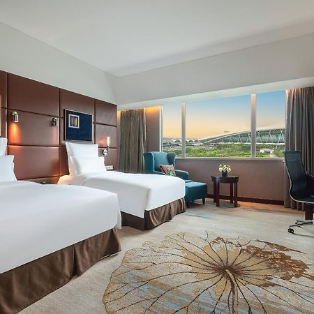 Pullman Guangzhou Baiyun Airport - Free Shuttle Bus & Official Registration Agency During Canton Fair Екстер'єр фото